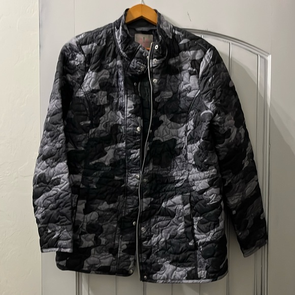 Isaac Mizrahi Live jacket size large black camo - Picture 1 of 6